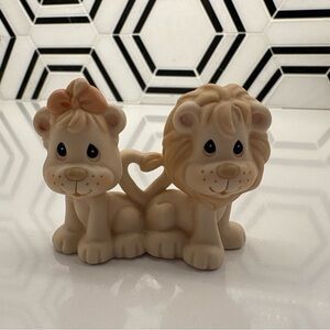 Vintage Precious Moments Collectable - A Tail of Love - *RARE*